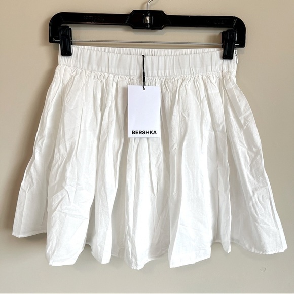 🚩ASOS - Bershka Poplin Volume Mini Skirt - White - Size XS - NWT - Picture 3 of 6